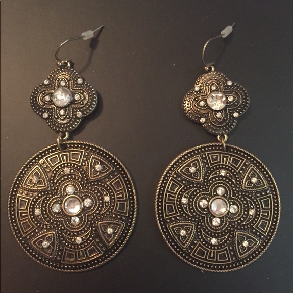 Earrings - Picture 1 of 1